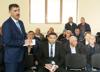Şərəfxanlı kəndində Ağcabədi Rayon İcra Hakimiyyətinin başçısı Rafil Hüseynovun səyyar qəbul-görüşü keçirilmişdir.