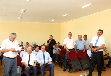 Ağcabədi Rayon İcra Hakimiyyətinin başçısı Rafil Hüseynov Təzəkənd kəndində səyyar qəbul-görüş keçirib