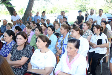 Ağcabədi Rayon İcra Hakimiyyətinin başçısı Rafil Hüseynovun səyyar qəbul-görüşü Nəcəfqulubəyli kəndində keçirilmişdir