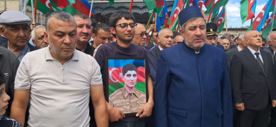 Birinci Qarabağ müharibəsinin şəhidi Ağcabədi Qəhrəmanlar Parkında torpağa tapşırıldı.