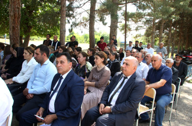 Ağcabədi Rayon İcra Hakimiyyətinin başçısı Rafil Hüseynovun Pərioğlular kəndində səyyar qəbul-görüşü keçirilmişdir.